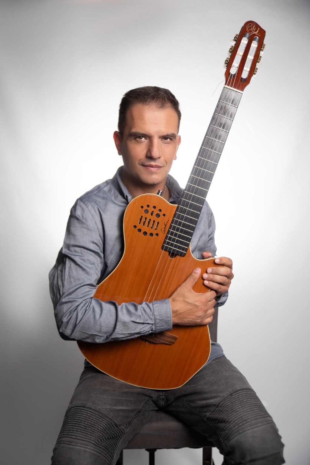 Daniel Cuevas presentó canciones de Yo creo su nuevo disco en Cafayate