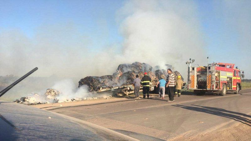 Incendio de camión con algodón en ruta nacional 95