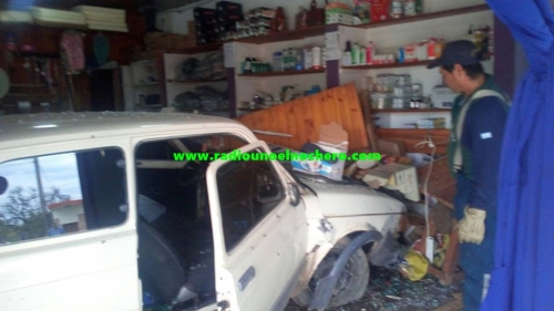 Santa Sylvina: Un auto terminó adentro de una veterinaria