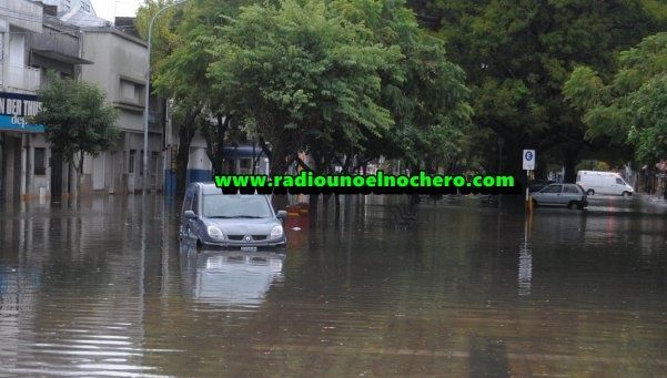 Santa Fe: La lluvia no perdonó, hay pueblos y ciudades totalmente inundadas con rutas cortadas