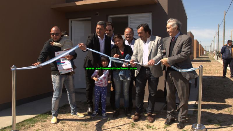 La Provincia entregó 30 viviendas y 12 escrituras en Tostado