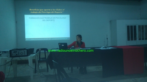 Licenciada en Psicología dio una charla en Club El Nochero