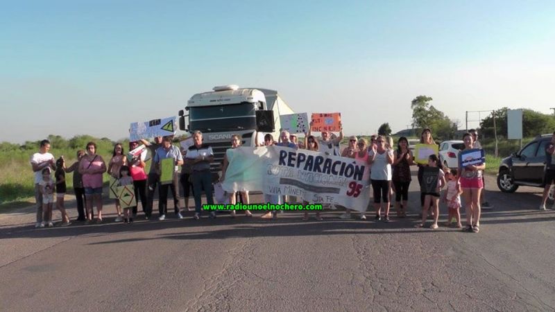 Villa Minetti: Vecinos autoconvocados piden por la reparación de la ruta 95