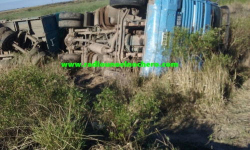 El Nochero: Ahora volcó un camión en la Ruta Nacional N° 95
