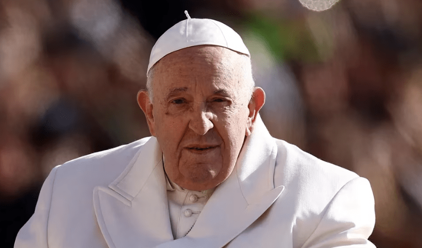 Preocupación mundial: El papa Francisco internado por una infección pulmonar