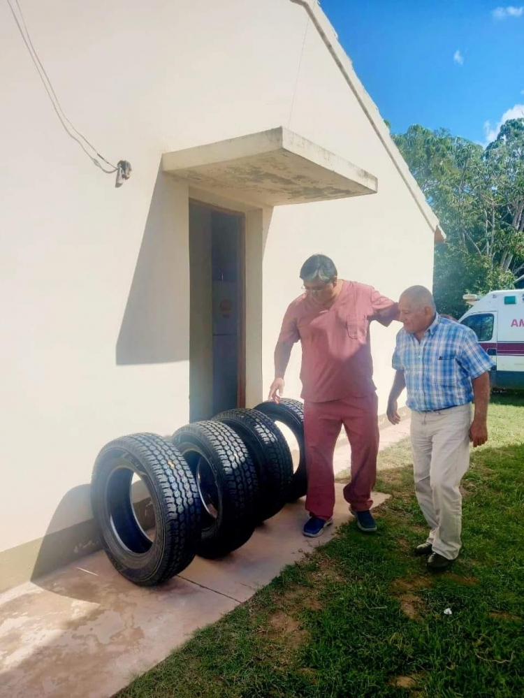 EL INTENDENTE DE GONZALEZ ENTREGO CUBIERTAS