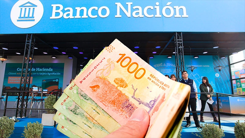 Salarios por el piso: los sueldos subieron 8,3% en diciembre, contra una inflación del 25,5%