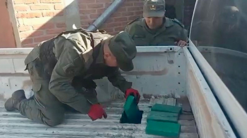 Detectan 122 kilos de cocaína en un doble fondo de una camioneta