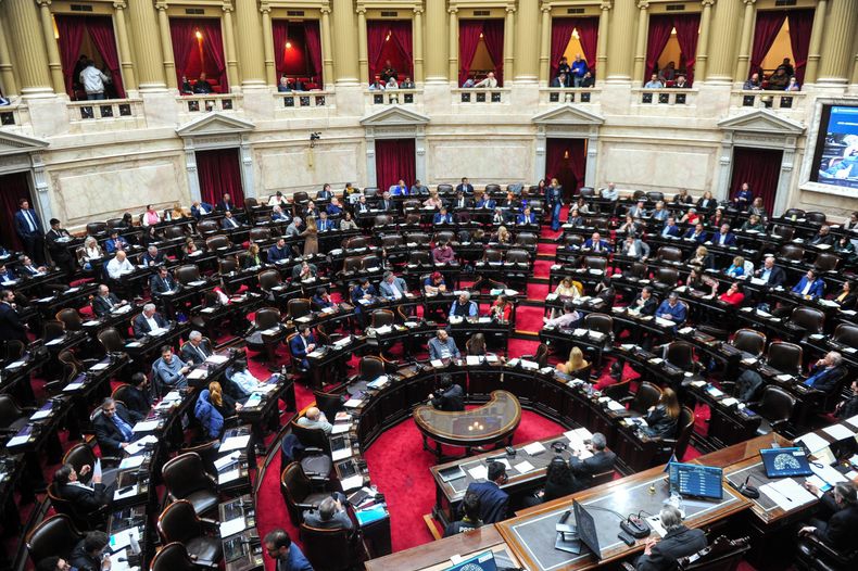 Duro revés para el Gobierno en Diputados: la Ley Ómnibus vuelve a comisión