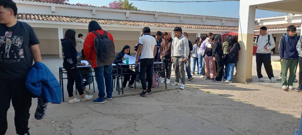 EL QUEBRACHAL: LOS ESTUDIANTES VOTARON