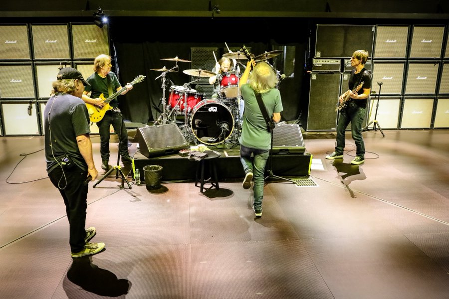 ACDC PUBLICÓ LA PRIMERA FOTO ENSAYANDO PARA SALIR DE GIRA -