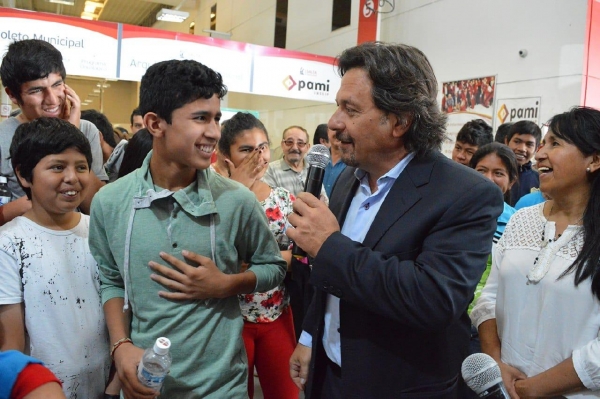 Sáenz recibió a chicos de Rivadavia Banda Norte
