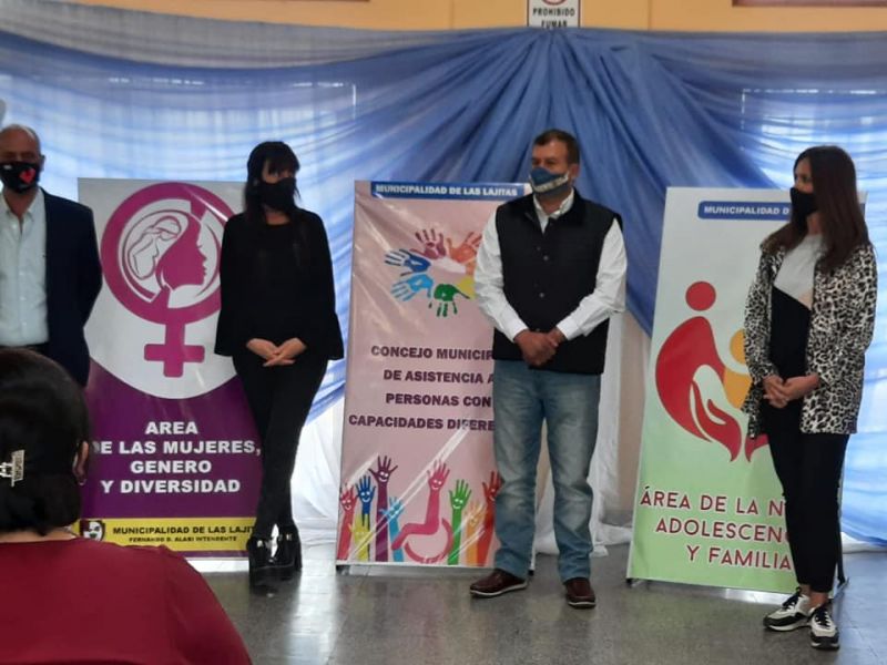 𝗟𝗔𝗦 𝗟𝗔𝗝𝗜𝗧𝗔𝗦- 𝗔𝗠𝗣𝗟Ì𝗔𝗡 𝗔𝗧𝗘𝗡𝗖𝗜Ò𝗡 𝗖𝗢𝗡 𝗢𝗙𝗜𝗖𝗜𝗡𝗔𝗦 𝗗𝗘 𝗣𝗥𝗢𝗕𝗟𝗘𝗠À𝗧𝗜𝗖𝗔𝗦 𝗦𝗢𝗖𝗜𝗔𝗟𝗘𝗦