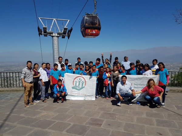 Juntos por Tu Ciudad La Municipalidad recibió una delegación de chicos y padres de Alto de la Sierra