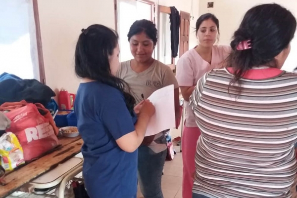 Control de Salud Pública a los afectados por inundaciones en Apolinario Saravia