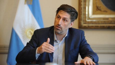 Las clases no arrancan el lunes: Trotta reafirma que continúa la educación a distancia