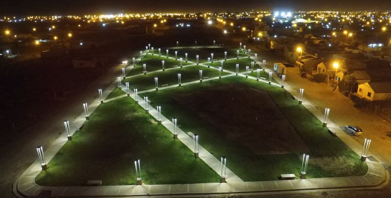 LUMINARIAS LED EN PLAZA ALTOS DEL SUR DE PLAZA HUINCUL.