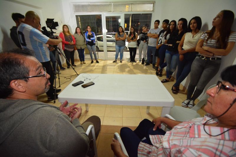 GUSTAVO SUAREZ VISITO UNA PROMOTORA DE PLAZA HUINCUL