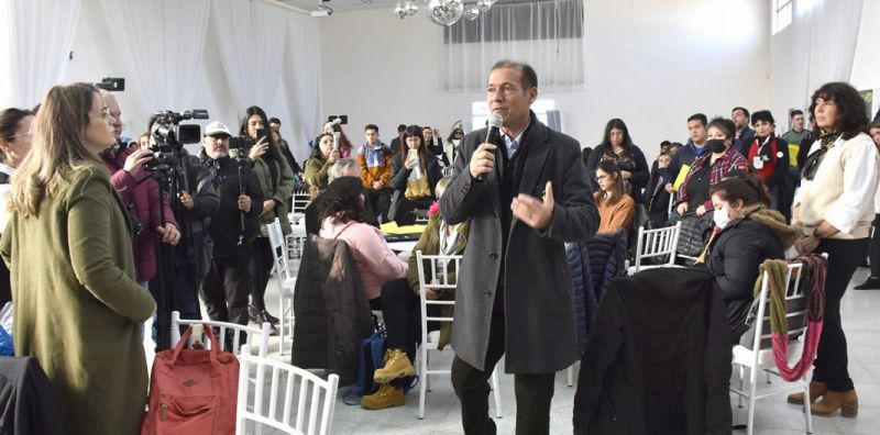 Gutiérrez participó de un encuentro sobre participación ciudadana