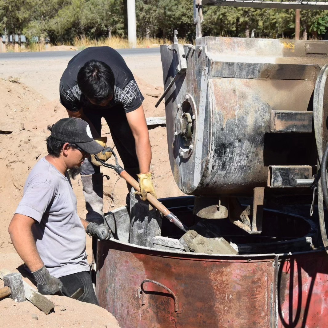Avanza la obra de conexión de red cloacal en las nuevas cuadras de barrio Otaño