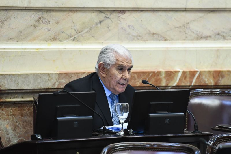 El senador Pereyra expresó preocupación por los empleos ante el avance del ‘autodespacho’ en estaciones de servicio