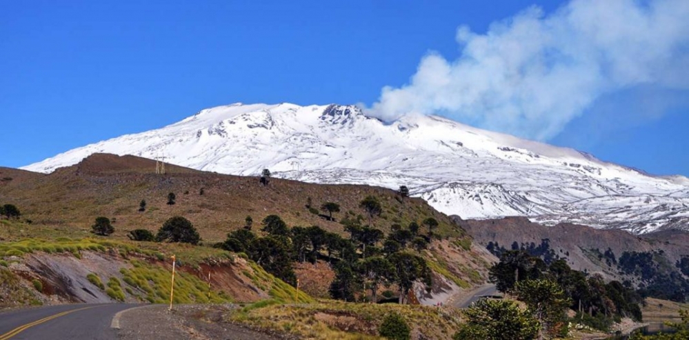 Informan que no está autorizada una actividad de ascenso masivo al volcán Copahue