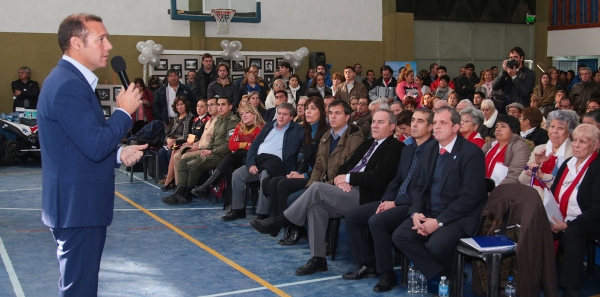 Gutiérrez presidió los festejos por el 86º aniversario de Villa La Angostura