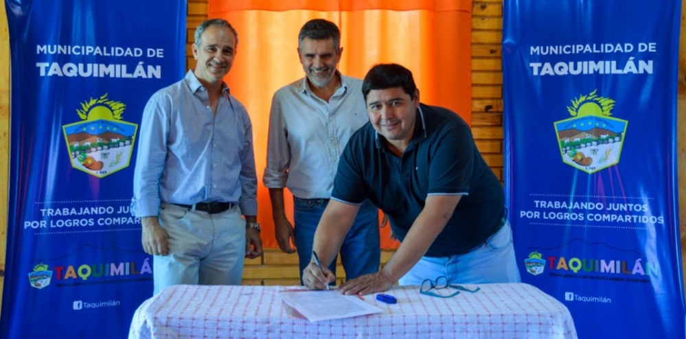 Taquimilán: firman contrato para construir el acueducto desde el río Neuquén