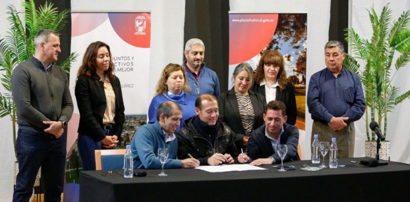 Firman convenio para restaurar el cine teatro – centro cultural Ruca Lighuen