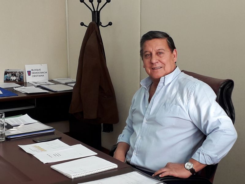 Diputados propusieron establecer el Día Provincial de la Radiofonía.