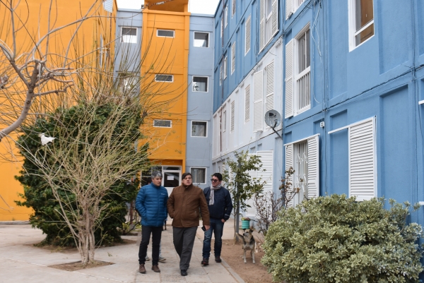 GIANNATTASIO VISITO JUNTO A LA COMISION VECINAL EL BARRIO SUYAI DE PLAZA HUINCUL.
