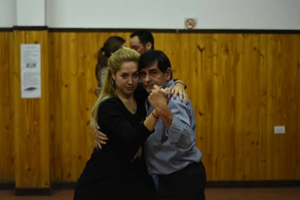 HUGO OPORTO NOCHE DE TANGO EN CUTRAL CO