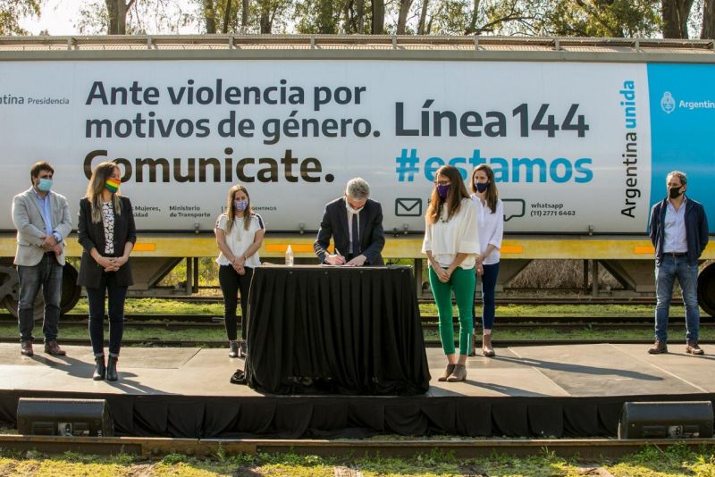 GÓMEZ ALCORTA Y MEONI PRESENTARON LA CAMPAÑA DE DIFUSIÓN DE LA LÍNEA 144 EN LOS TRENES ARGENTINOS
