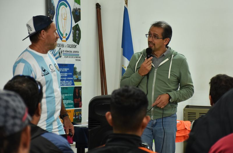 Gustavo Suarez participa en la Apertura de Capacitación deportiva