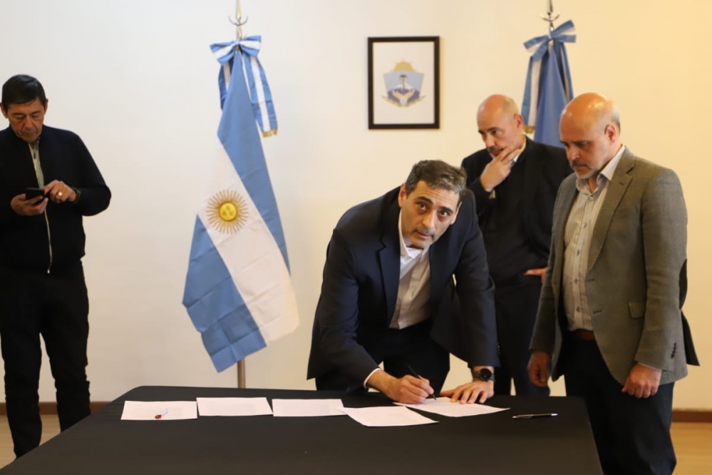 Se firmo acuerdo entre Sindicato de Petroleros Privados y empresas operadoras