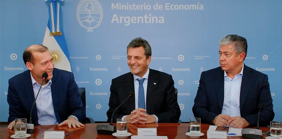 Massa, Gutiérrez y Figueroa firmaron convenio para realizar la obra de gas en la meseta de Añelo