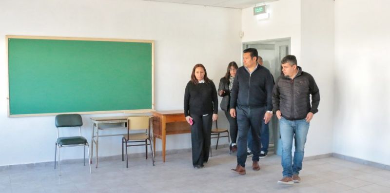 Llancafilo recorrió las obras del CFP Nº 26 de Cutral Co