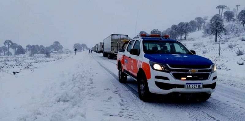 Seguridad Vial monta operativo en toda la provincia por temporal de nieve