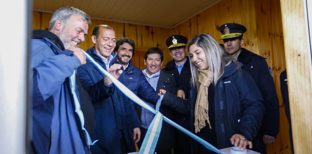 Gutiérrez inauguró nuevo edificio de Tránsito de Policía en el sur.