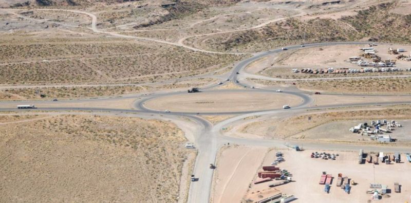 Se firmó el contrato de la pavimentación de la ruta del petróleo