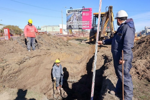 ESTÁ EN MARCHA LA OBRA DE ENTUBADO DEL CANAL ISLAS MALVINAS