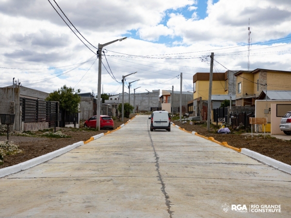 MÁS CALLES PAVIMENTADAS SE HABILITAN AL TRÁNSITO
