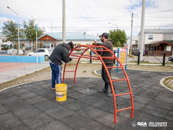 ESTE VERANO, EL MUNICIPIO REACONDICIONARÁ MÁS DE 30 PLAZAS EN TODA LA CIUDAD