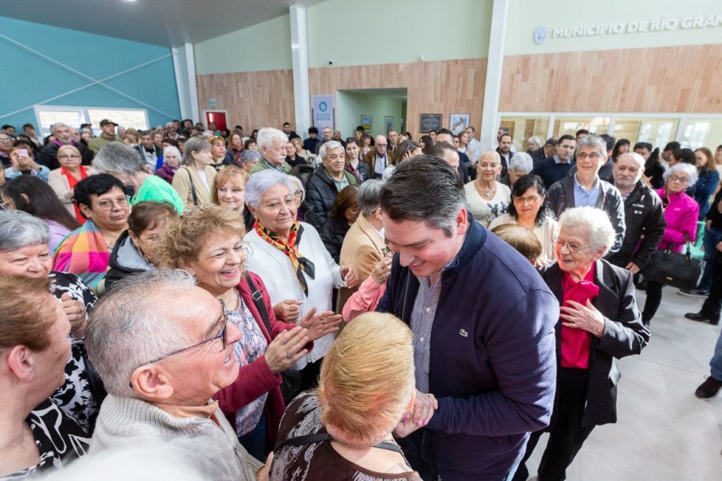 RÍO GRANDE ABRAZA A SUS MAYORES: INAUGURARON El CENTRO DE BIENESTAR “PAPA FRANCISCO”