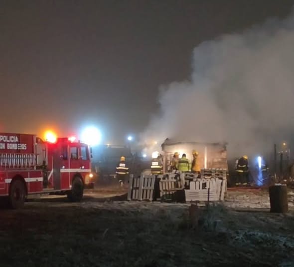 Voraz incendio destruyó una vivienda