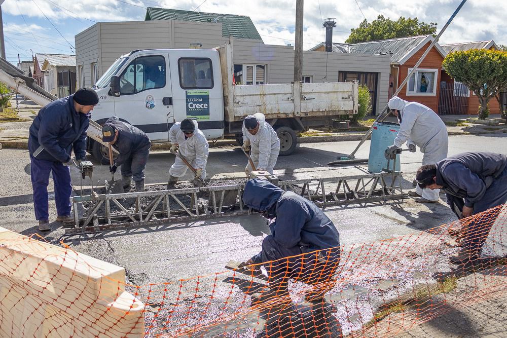 CON RECURSOS PROPIOS, EL MUNICIPIO MEJORA LA INFRAESTRUCTURA VIAL DE LA CIUDAD