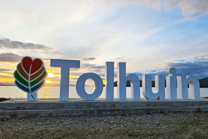 Tolhuin fue escenario de la firma de acuerdos