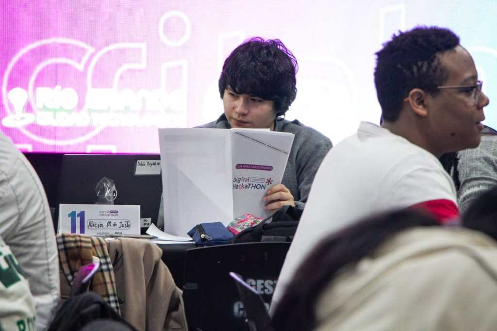 DIGITAL HACKATHON: "ES UNA APUESTA PARA FORTALECER LA EDUCACIÓN DE NUESTRA CIUDAD"