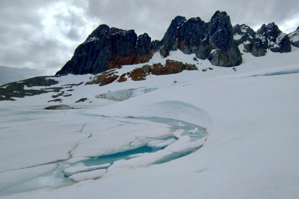 GOBIERNO RECOMIENDA EVITAR EL ACERCAMIENTO AL GLACIAR OJO DEL ALBINO