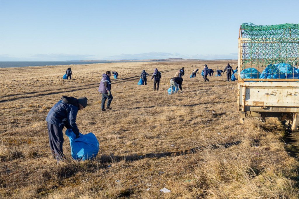 EL MUNICIPIO REALIZÓ UN OPERATIVO DE LIMPIEZA EN PUNTA MARÍA